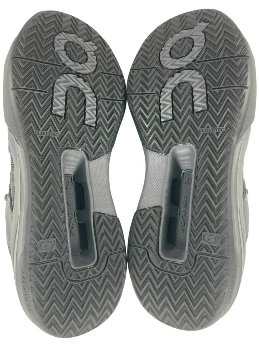 On The Roger Shoes CH Pro Youth Athletic Black Eclipse Tennis Sports Kids 4 NEW